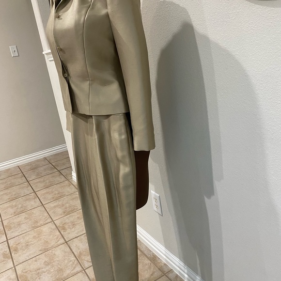 Ann Taylor - Picture 2 of 2